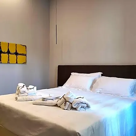 Amelie D'orta Hotel *